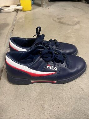 Fila Men's Navy Sneakers with White & Red Trim